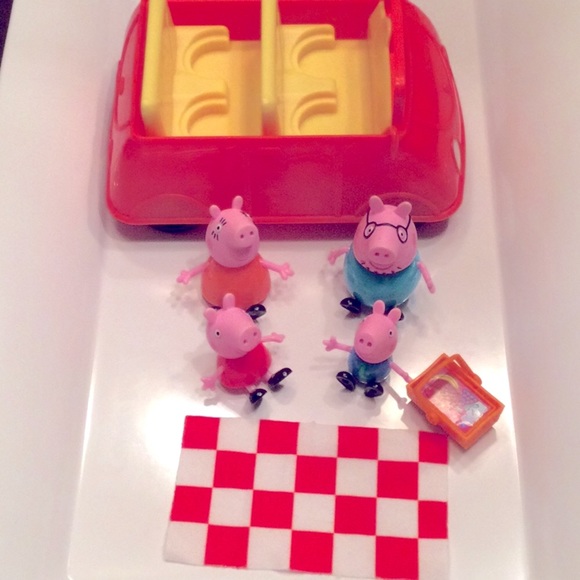 Peppa Pig Collection - Car & Figurines - Picture 2 of 5